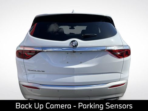 Used 2023 Buick Enclave Essence FWD image 9