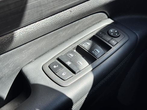 Used 2022 Jeep Grand Cherokee Laredo X image 23