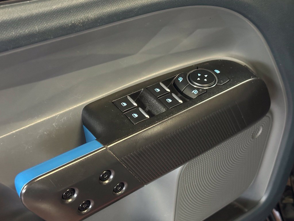 Used 2025 Ford Maverick Lobo AWD/4WD image 16