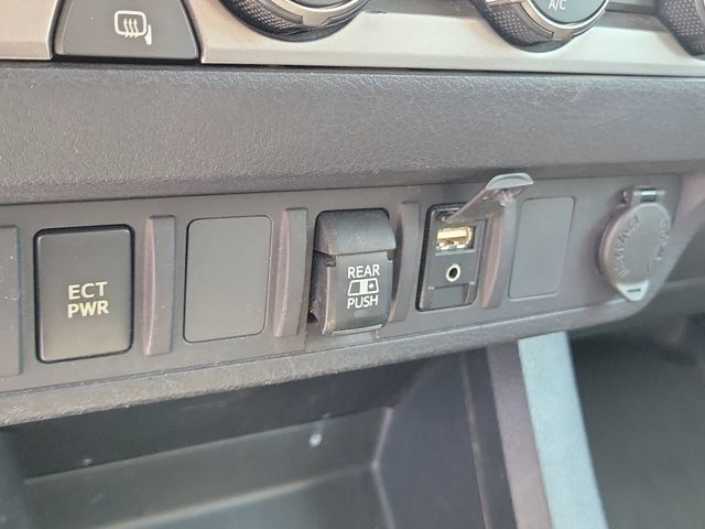 Used 2019 Toyota Tacoma SR5 RWD image 32