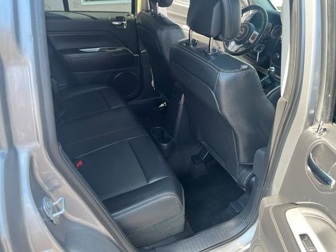 Used 2017 Jeep Compass Latitude image 28