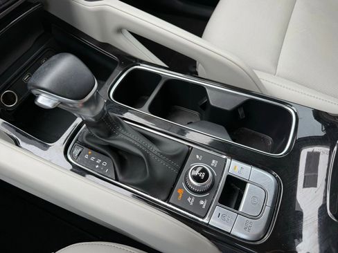 Used 2023 Kia Telluride S image 17