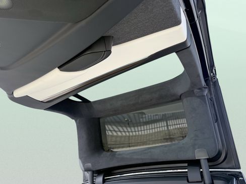 Used 2023 Tesla Model X image 33