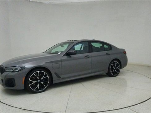 Used 2021 BMW 530e image 69