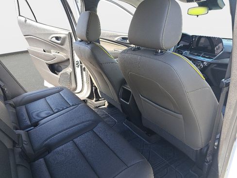 Used 2025 Chevrolet Trax ACTIV w/ Sunroof Package FWD image 12