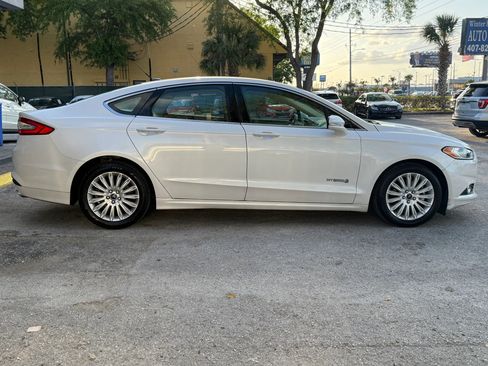 Used 2015 Ford Fusion SE w/ Equipment Group 502A image 4