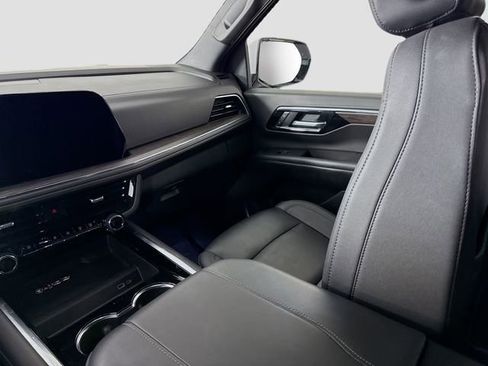 Used 2025 Chevrolet Tahoe LT image 23