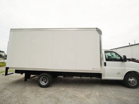 New 2026 GMC Savana 4500 w/ Power Convenience Package RWD image 2