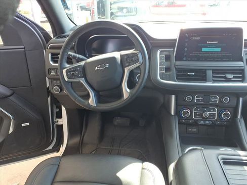 Used 2024 Chevrolet Suburban Z71 w/ Luxury Package AWD/4WD image 15