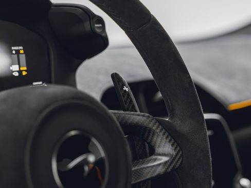 Used 2023 McLaren Artura RWD image 41