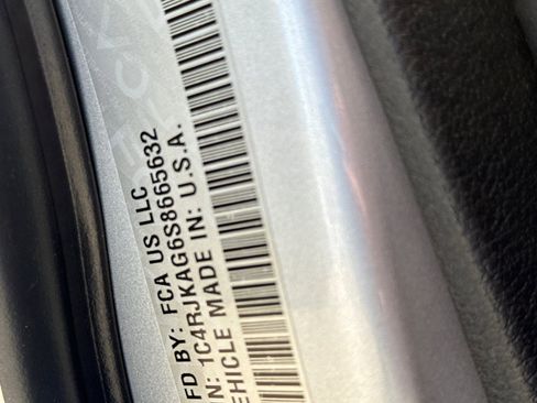 Certified 2025 Jeep Grand Cherokee L Altitude image 28