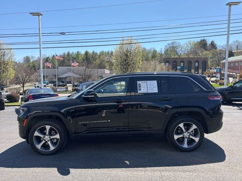 Used 2023 Jeep Grand Cherokee Limited w/ Trailer Tow Prep Group (B) image 2