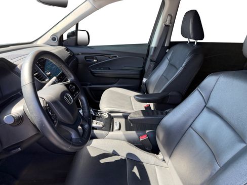 Used 2022 Honda Pilot Touring image 9