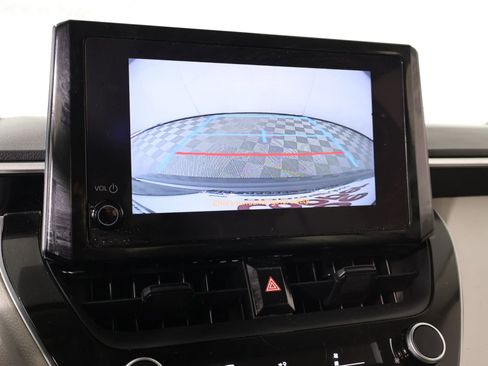 Used 2023 Toyota Corolla LE FWD image 6