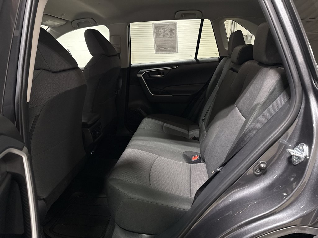 Used 2025 Toyota RAV4 XLE FWD image 22