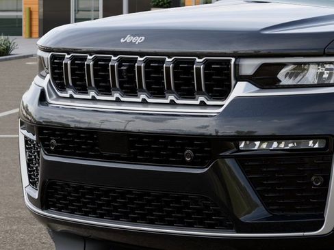 New 2026 Jeep Grand Cherokee Summit AWD/4WD image 11