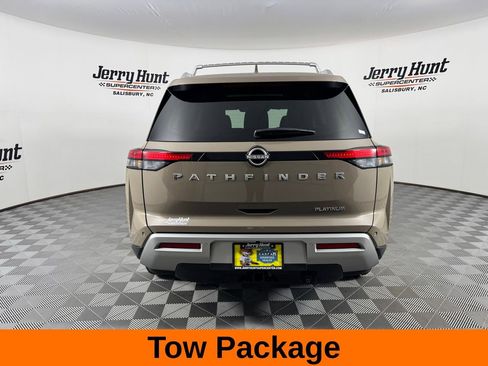 Used 2024 Nissan Pathfinder Platinum image 8