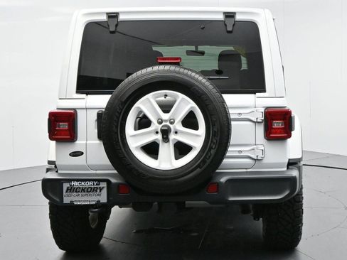 Used 2022 Jeep Wrangler Unlimited Sahara w/ LED Lighting Group AWD/4WD image 6