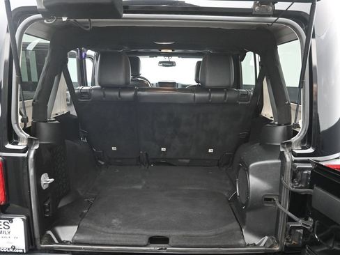 Used 2013 Jeep Wrangler Unlimited Rubicon w/ Connectivity Group AWD/4WD image 25