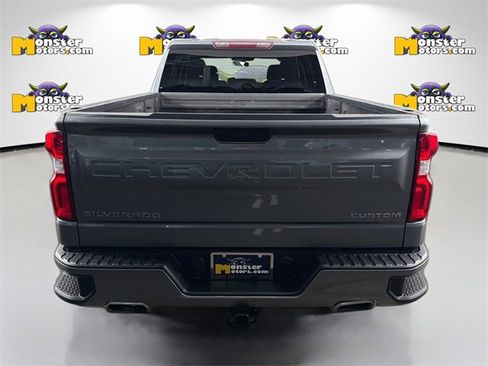 Used 2020 Chevrolet Silverado 1500 Custom w/ Custom Convenience Package image 6