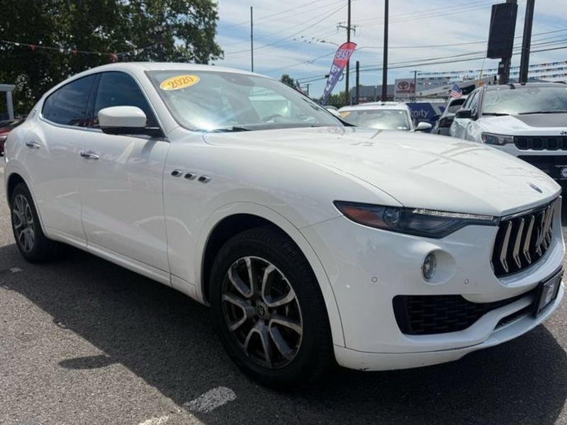 Used 2020 Maserati Levante S AWD/4WD image 7