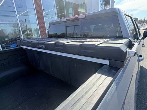 Used 2025 GMC Sierra 1500 AT4 w/ AT4 Premium Package image 12