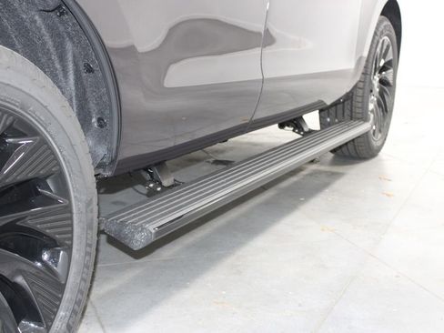 New 2025 Lincoln Navigator Reserve w/ Jet Appearance Package image 13