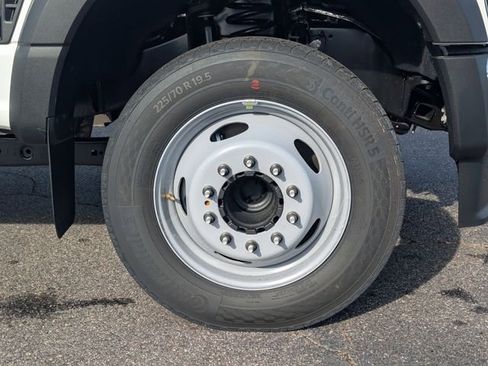 New 2026 Ford F450 XL w/ XL Chrome Package image 12