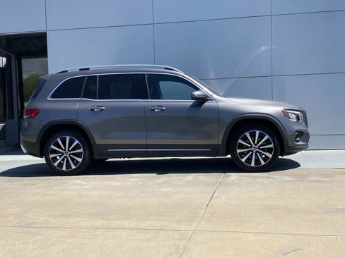 Used 2022 Mercedes-Benz GLB 250 4MATIC image 3