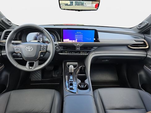Used 2026 Toyota Crown Signia w/ Advanced Technology Package AWD/4WD image 9