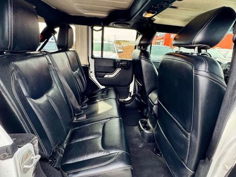 Used 2014 Jeep Wrangler Unlimited Sahara w/ Connectivity Group image 5