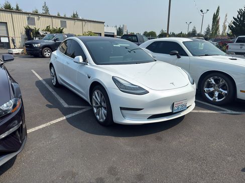 Used 2018 Tesla Model 3 Long Range RWD image 1