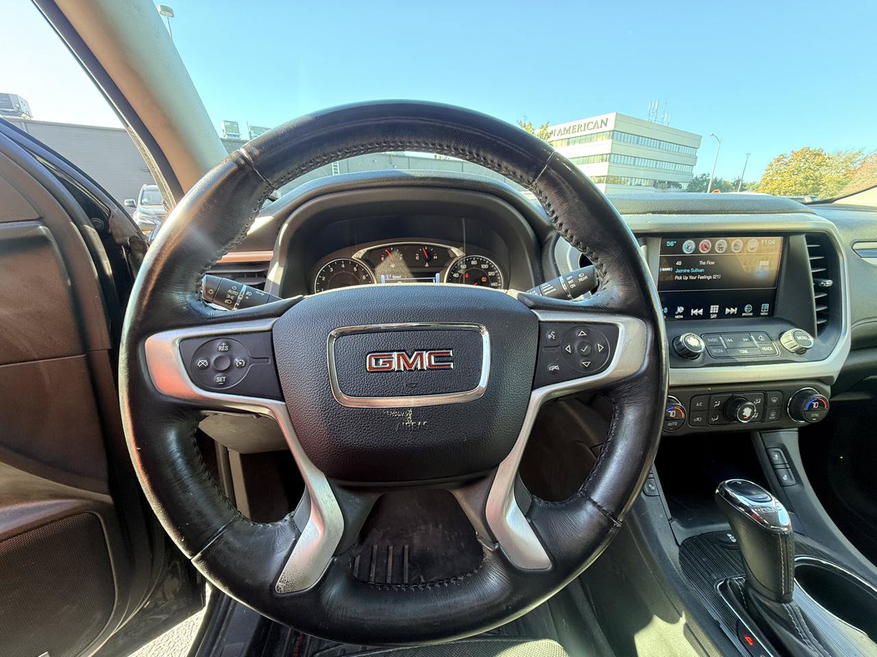 Used 2017 GMC Acadia SLT AWD/4WD image 13
