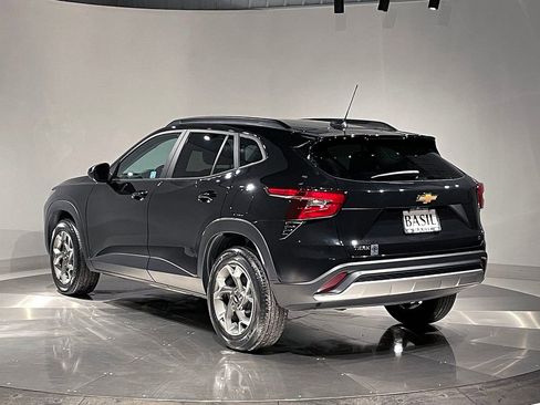 Used 2024 Chevrolet Trax LT w/ Driver Confidence Package image 13