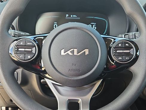 Certified 2025 Kia Soul S image 21