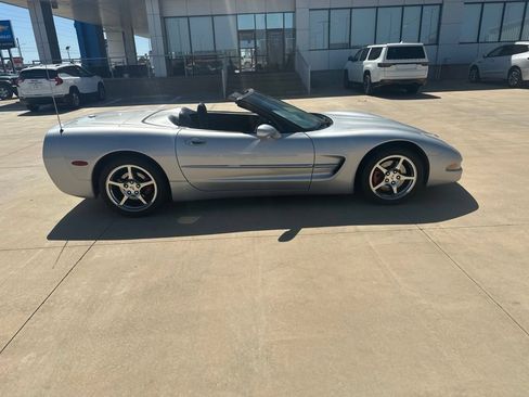 Used 1998 Chevrolet Corvette Convertible w/ Memory Pkg RWD image 29