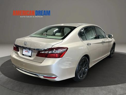 Used 2016 Honda Accord EX image 5