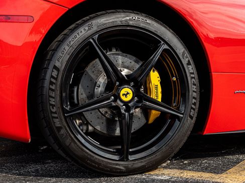 Used 2013 Ferrari 458 Spider RWD image 32