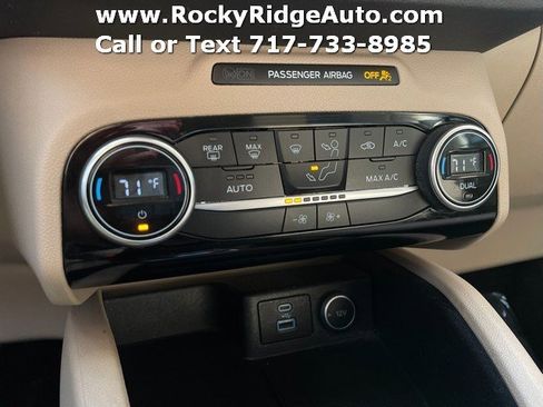 Used 2021 Ford Escape SE image 21