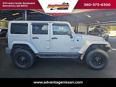 Used 2012 Jeep Wrangler Unlimited Sahara w/ Dual Top Group image 6