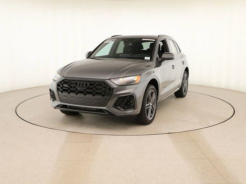 Used 2025 Audi Q5 e Premium Plus w/ Premium Plus Package image 12