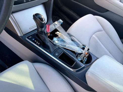 Used 2017 Hyundai Sonata SE image 16