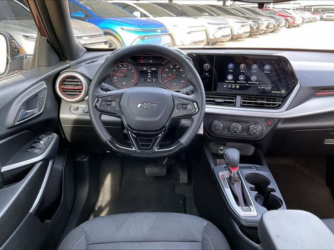 Certified 2025 Chevrolet Trax RS w/ Driver Confidence Package image 6