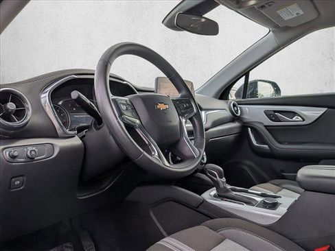 Used 2025 Chevrolet Blazer LT AWD/4WD image 9