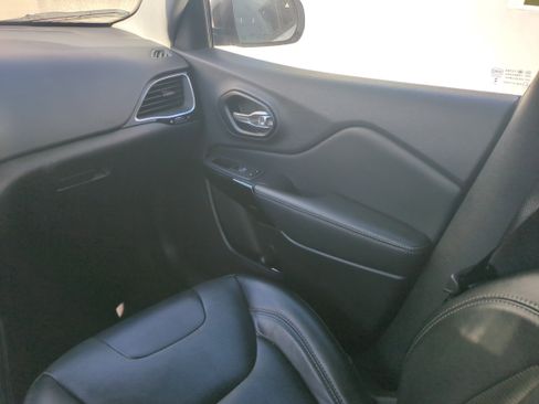 Certified 2023 Jeep Cherokee Altitude Lux image 18