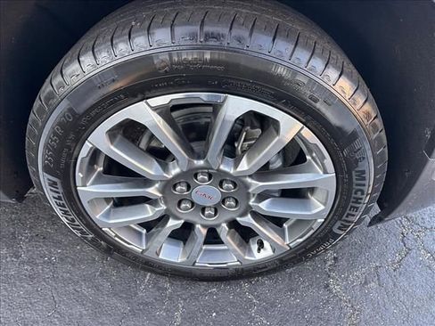 Certified 2021 GMC Acadia Denali w/ Denali Technology Package image 13