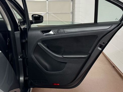 Used 2014 Volkswagen Jetta SE image 29