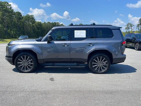 Used 2025 Lexus GX 550 w/ Accessory Package (2T) AWD/4WD image 4