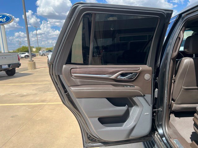 Used 2021 GMC Yukon Denali w/ Denali Premium Package AWD/4WD image 16