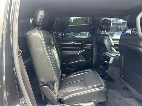 Used 2022 Jeep Wagoneer Series III w/ Premium Group I image 23